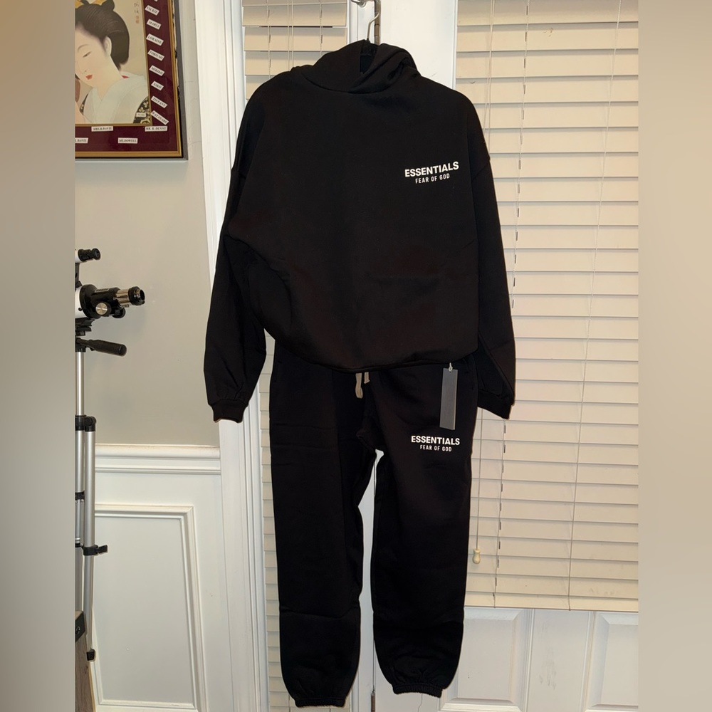 NEW w/ TAGS in dustbag Fear of God Essentials Black Fleece Hoodie ONLY X-LARGE - Picture 3 of 4